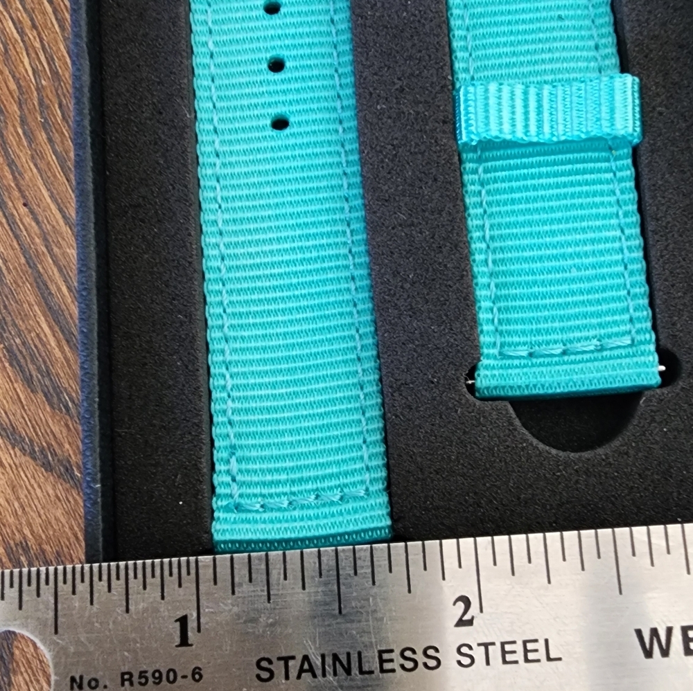Coluri Turquoise Nylon Watch Strap - Picture 6 of 6